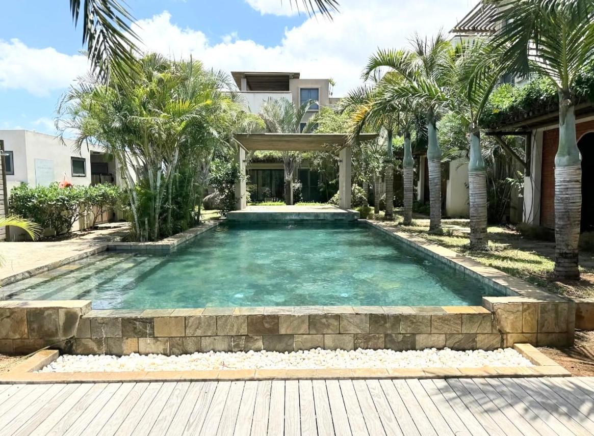 Stunning 3-Bedroom Apartment With Private Rooftop Terrace & Gorgeous Pool Flic en Flac ภายนอก รูปภาพ