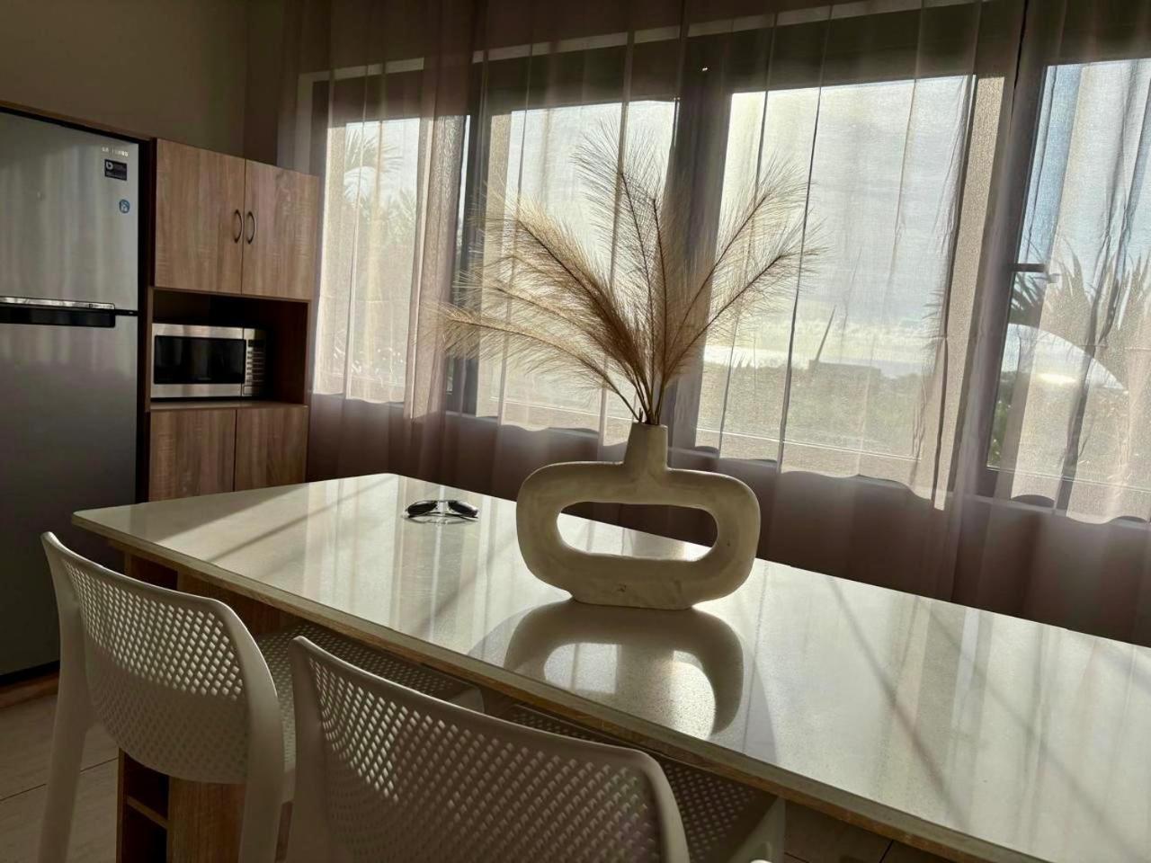 Stunning 3-Bedroom Apartment With Private Rooftop Terrace & Gorgeous Pool Flic en Flac ภายนอก รูปภาพ