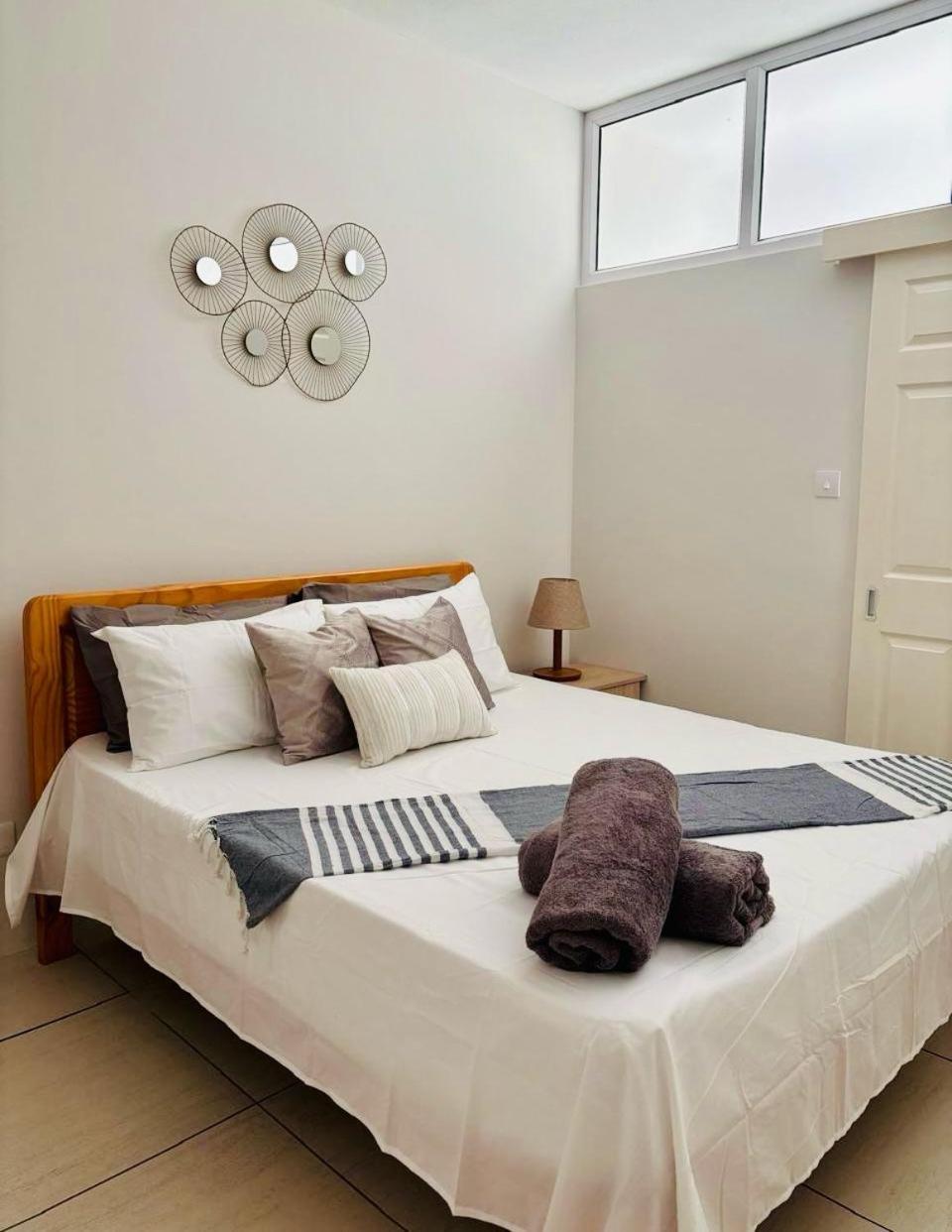 Stunning 3-Bedroom Apartment With Private Rooftop Terrace & Gorgeous Pool Flic en Flac ภายนอก รูปภาพ